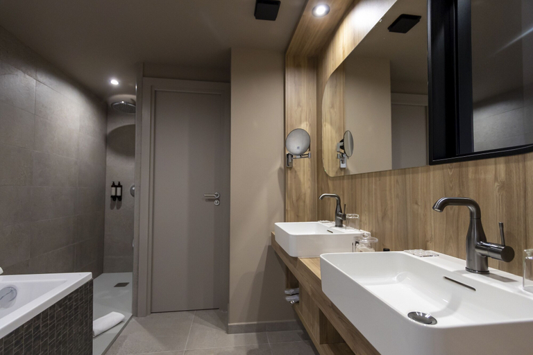 Bathroom 5, L'Acquale, Haute-Corse