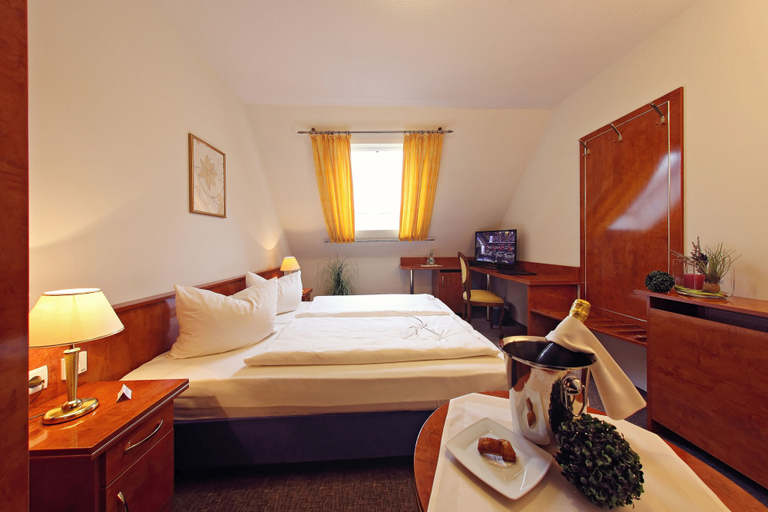 Bedroom 2, Hotel Goldenes Lamm, Rhein-Pfalz-Kreis