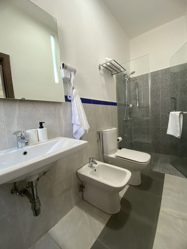 Bathroom 2, Lemon Tree Residence, Wadi Essier