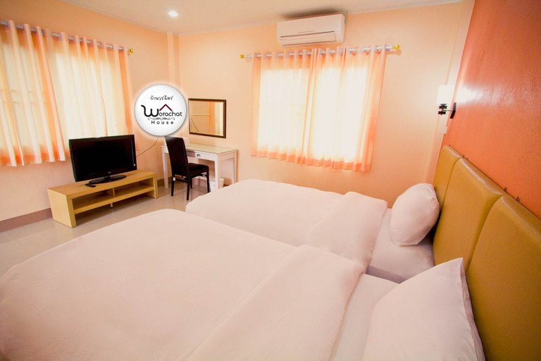 Bedroom 4, Worachat House, Lom Sak