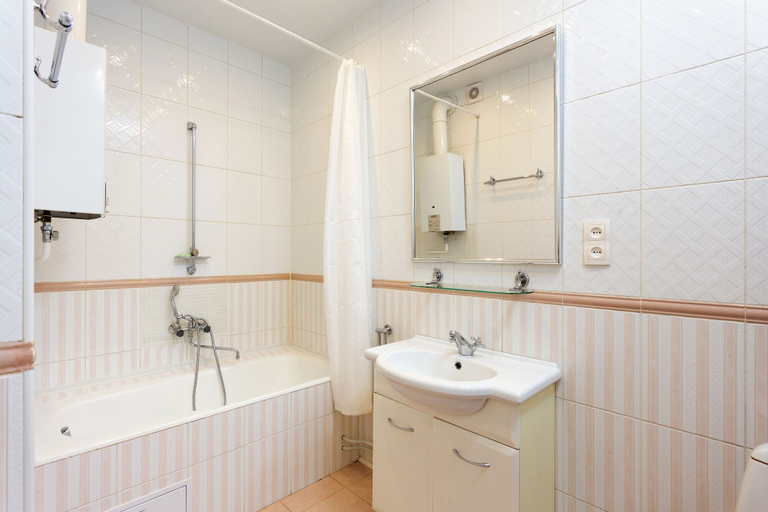 Bathroom, City of Rivers on Griboedova 33, Sankt-Peterburg gorsovet