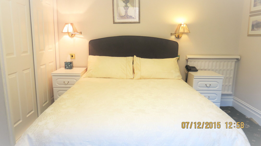 Bedroom 3, Hunters Lodge, Southampton