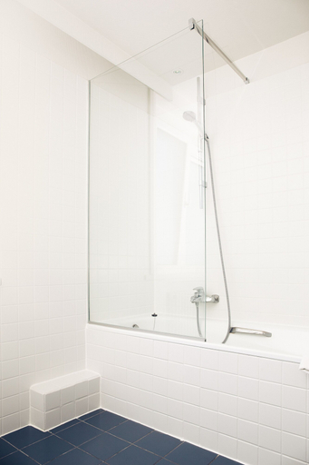 Bathroom 5, Cortina Hotel, West-Vlaanderen