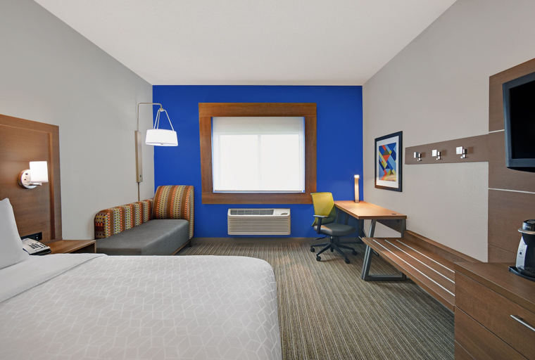 Bedroom 5, Holiday Inn Express ADRIAN by IHG, Lenawee