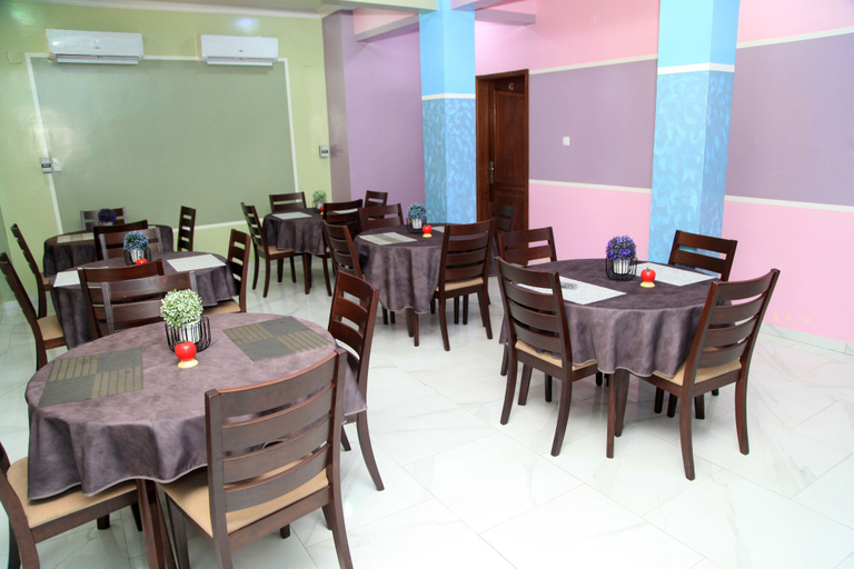 Food & Drinks 5, Flat Hotel Kandolo Gombe, Kinshasa