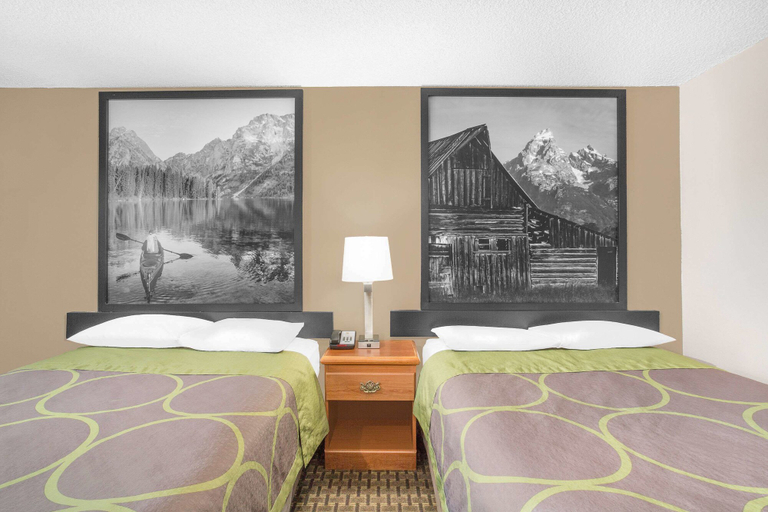 Bedroom 3, Super 8 by Wyndham Riverton, Fremont