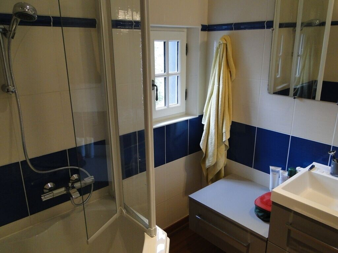 Bathroom 5, B&B La Héraudière, Indre-et-Loire