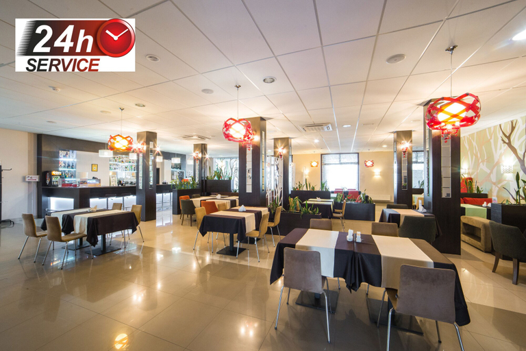 Food & Drinks 4, Ramada by Wyndham Lviv, Pustomytivs'kyi