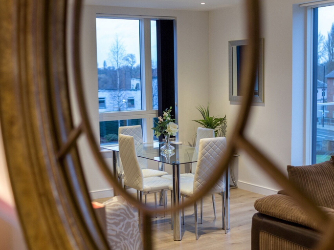 Others 5, 2 Bed Property Close to Heathrow Airport, London