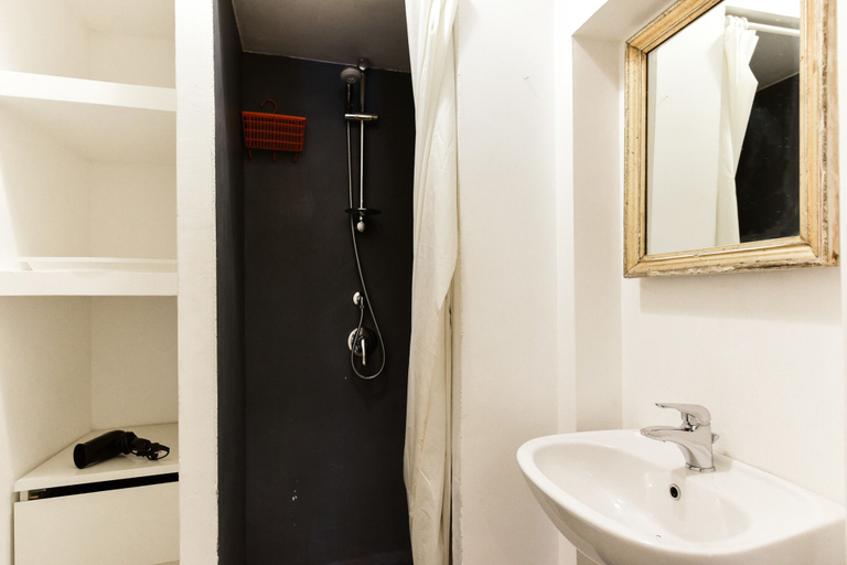 Bathroom 4, Via Giulia Charming Apartment, Rome