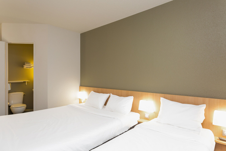 Bedroom 3, B&B HOTEL Pézenas, Hérault