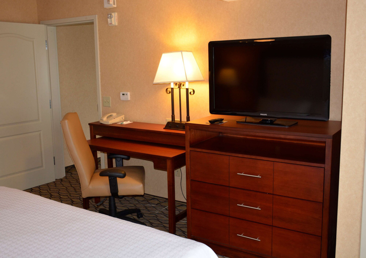 Bedroom 3, Homewood Suites by Hilton Brighton, Livingston