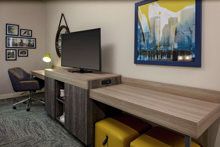 Others 5, Hampton Inn Cranbury, Middlesex