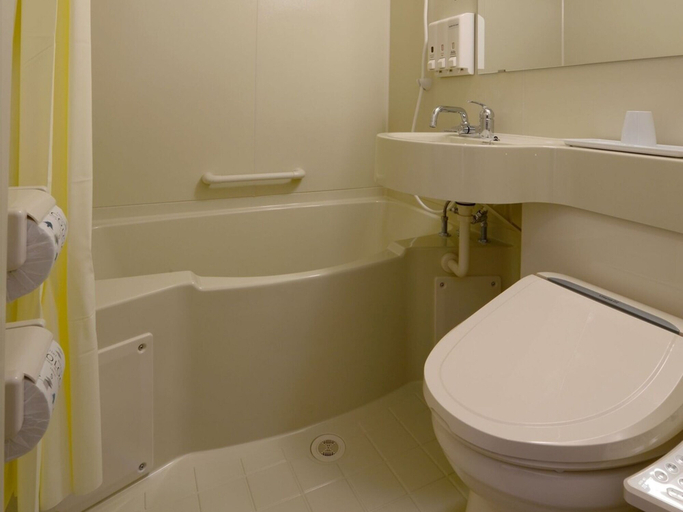 Bathroom 3, Toyoko Inn Shin Shirakawa Station, Nishigou