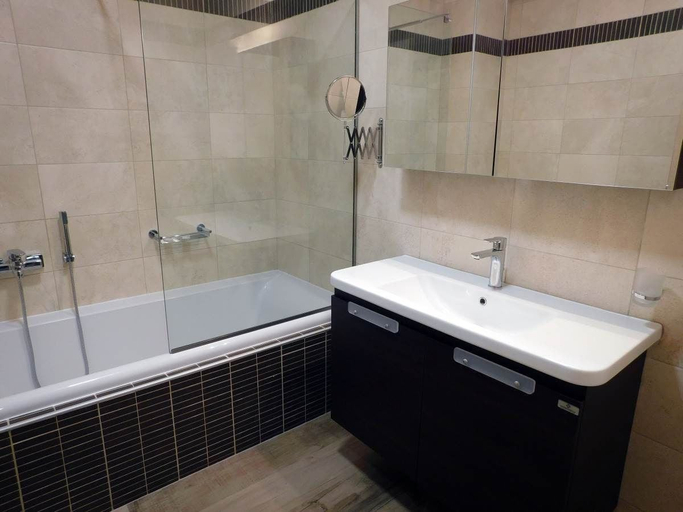 Bathroom 5, Apollon filoxenia, Peloponnese