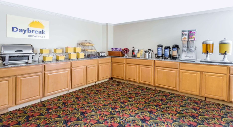 Food & Drinks 5, Days Inn by Wyndham Williamsburg Historic Area, York