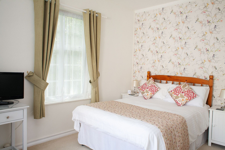 Bedroom 2, The Parks Guest House, Somerset