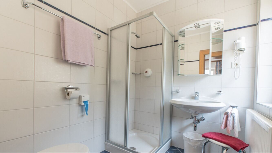 Bathroom 4, Pension Trojerhof, Spittal an der Drau