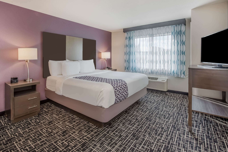 Bedroom 3, La Quinta Inn & Suites by Wyndham Fairborn Wright-Patterson, Greene