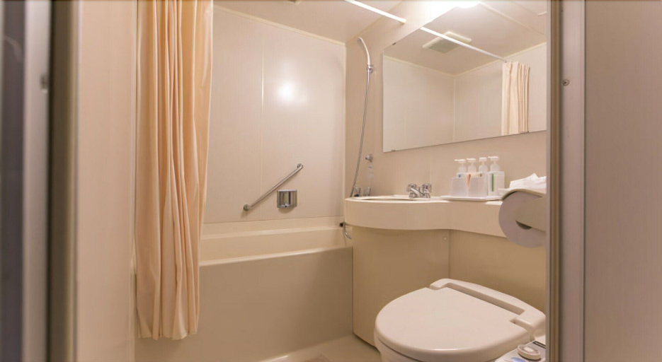 Bathroom 5, Fujisan Station Hotel, Fujiyoshida
