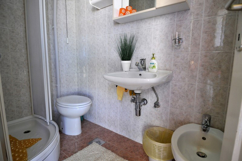 Bathroom 4, Villa Katarina, Dubrovnik