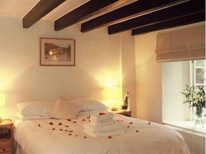 Bedroom 2, The Mill House Inn, Cornwall