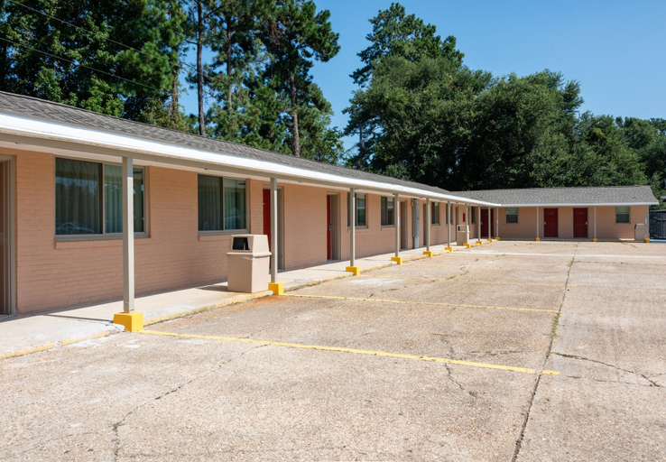 Exterior & Views 2, Budget Inn & Suites, East Baton Rouge