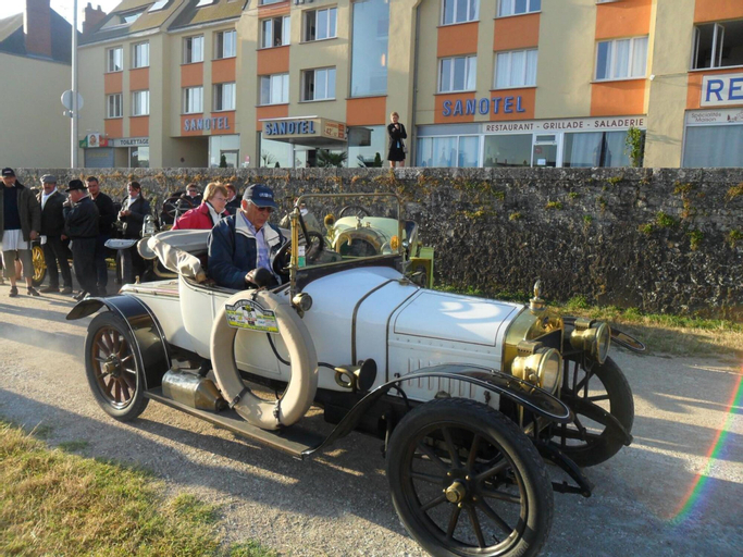 Exterior & Views 2, Brit Hotel Confort Gien, Loiret