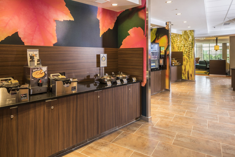 Food & Drinks 5, Fairfield Inn & Suites by Marriott Pittsburgh North/McCandless Crossing, Allegheny