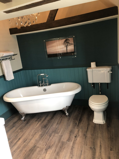 Bathroom 4, The Peppermill, Wiltshire