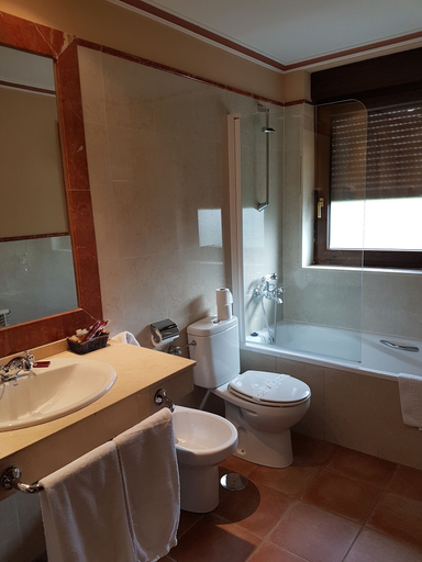 Bathroom 4, Hotel Garabatos, Ávila