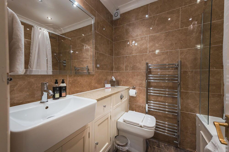 Bathroom 4, No 1 The Mansion Apartments by Mansley, London