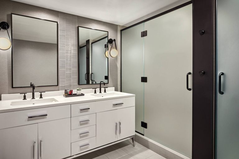 Bathroom 5, San Francisco Marriott Marquis, San Francisco