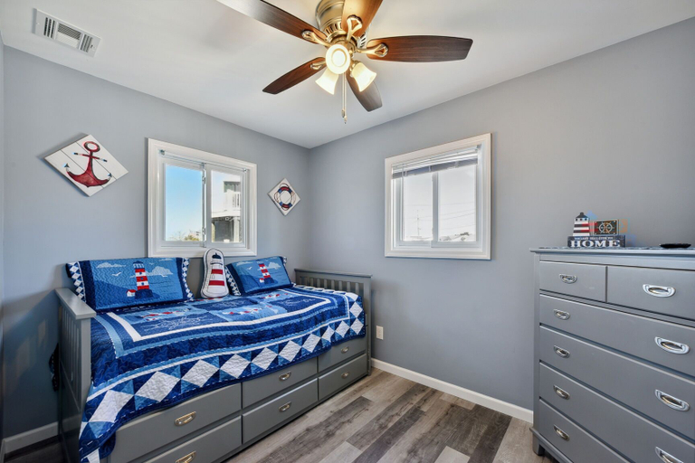 Bedroom 3, Waterfront Beach House, Ocean