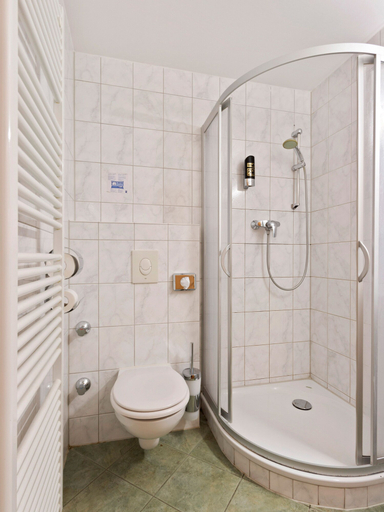 Bathroom 5, Hotel Bohemia, Berlin