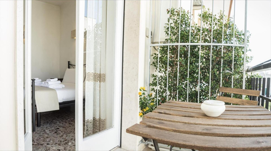Others 5, Bed & Breakfast Amati, Brindisi