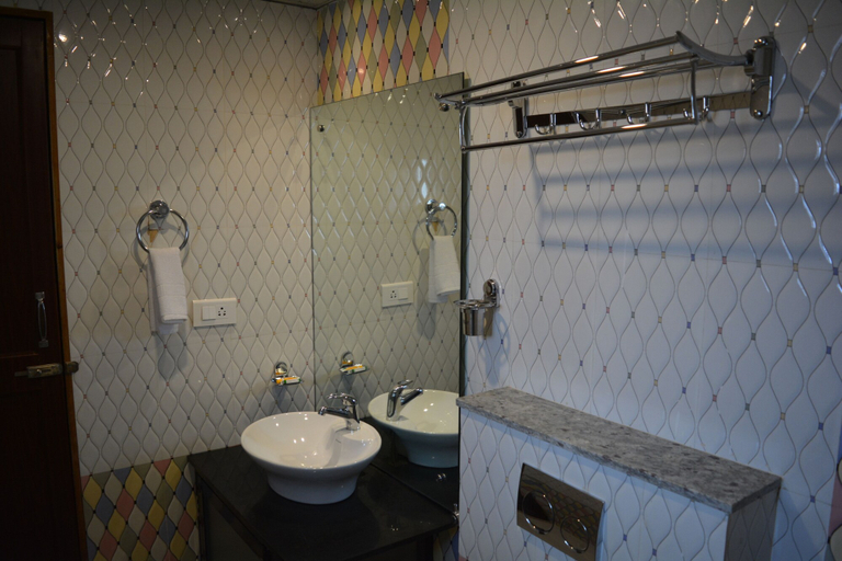 Bathroom 3, Hotel BluRay, Belgaum