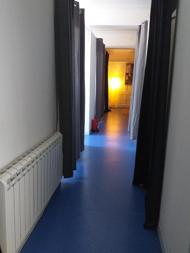 Others 5, The Queens Hostel, London