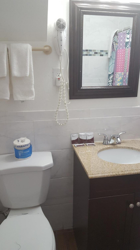 Bathroom 3, Sonoma Lodge, Deschutes