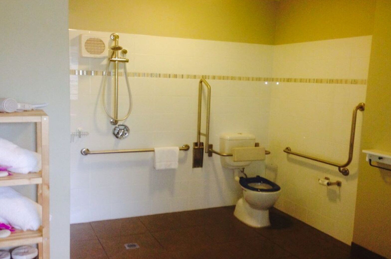 Bathroom 4, Birches Serviced Apartments, Melbourne