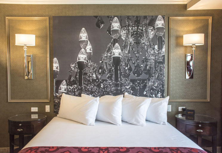Bedroom 2, The Delavan Hotel & Spa, Erie