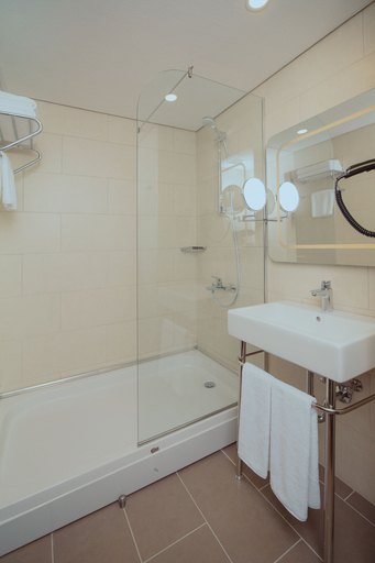 Bathroom 5, ibis Styles Istanbul Bomonti, Şişli
