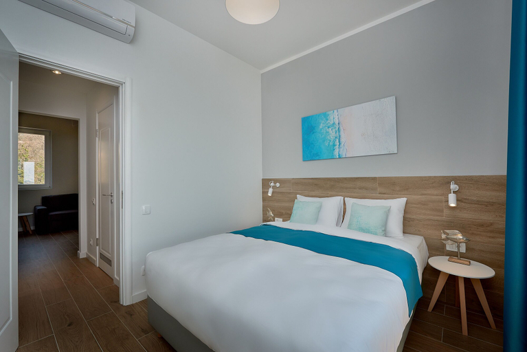 Bedroom 3, Larimar