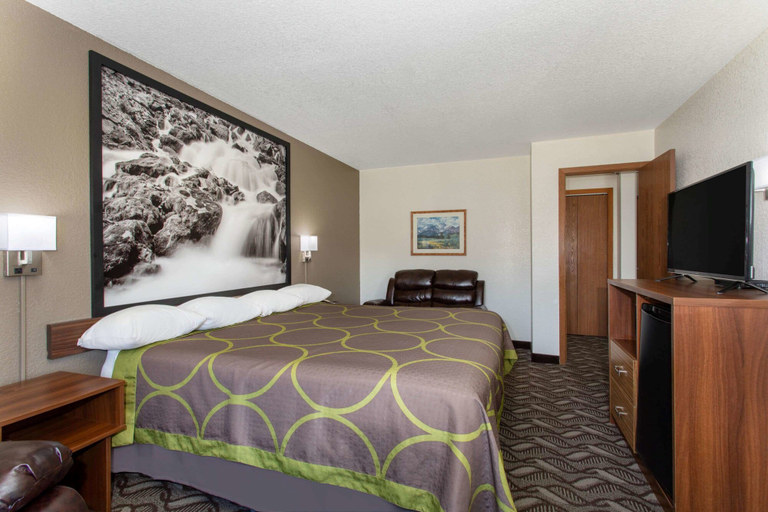 Bedroom 3, Super 8 by Wyndham Dubois, Fremont