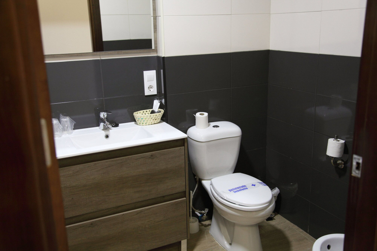 Bathroom 4, Hotel Restaurante Lorenzo, Almería