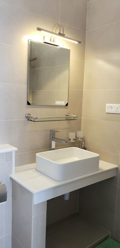 Bathroom 4, Memory Lane, Thimbirigasyaya