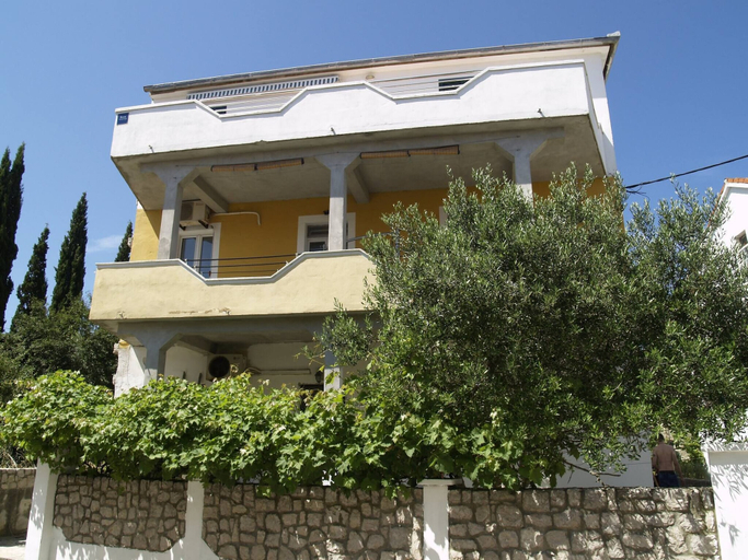 Exterior & Views 2, Step Away From The Beach 1-bedroom Apartment Lolov, Preko