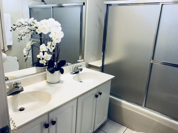 Bathroom, Victory Motel Inn, Los Angeles