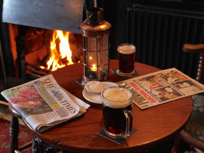 Food & Drinks 5, Crown and Trumpet Inn, Worcestershire