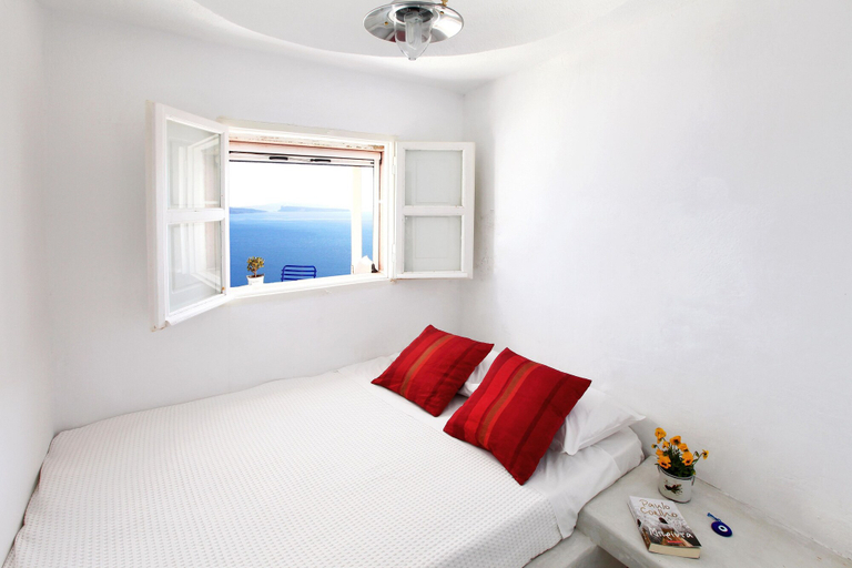 Bedroom 3, Menias Cave House, South Aegean